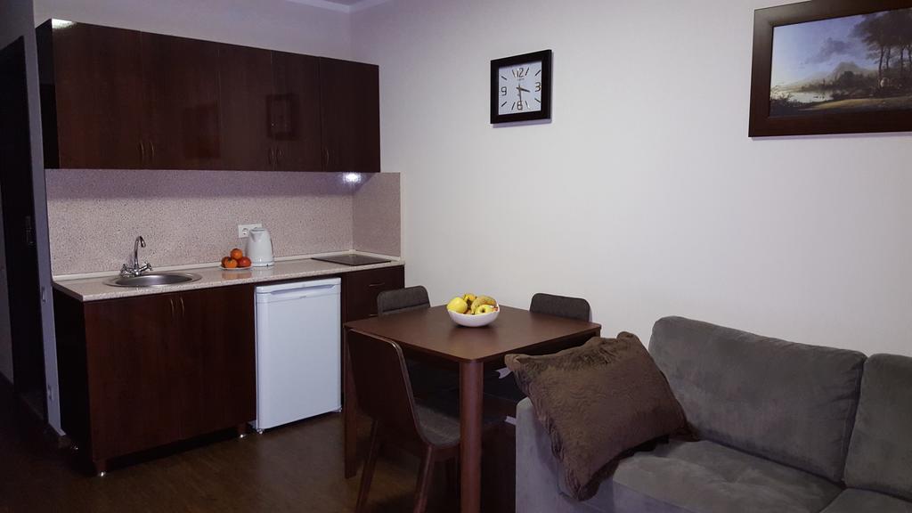 Mimino Apartment Deluxe First Line バトゥーミ エクステリア 写真